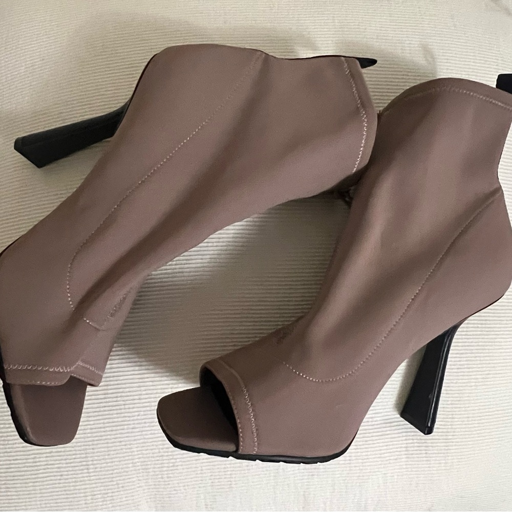 Aldo | Love Planet Mauve Pink Peep Toe Sock Zip Front Ankle Booties Women's 11